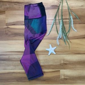 Lucy Women’s High-Waisted Cropped Leggings, Small